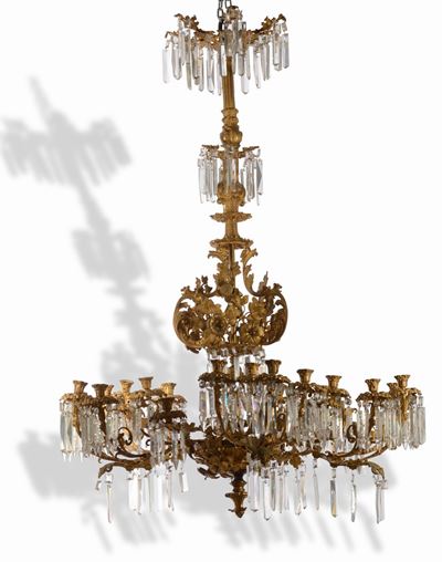 Grande Lampadario in Bronzo Dorato a Motivi Floreali a 24 Fiamme