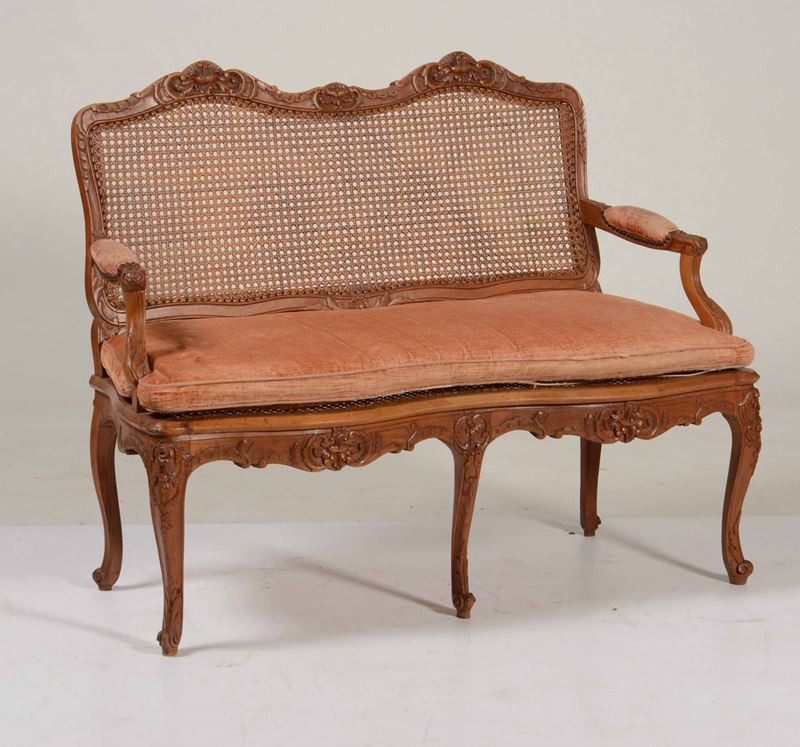 Divanetto a due posti in legno intagliato, XIX-XX secolo  - Auction From a Genoese family | Cambi Time - I - Cambi Casa d'Aste
