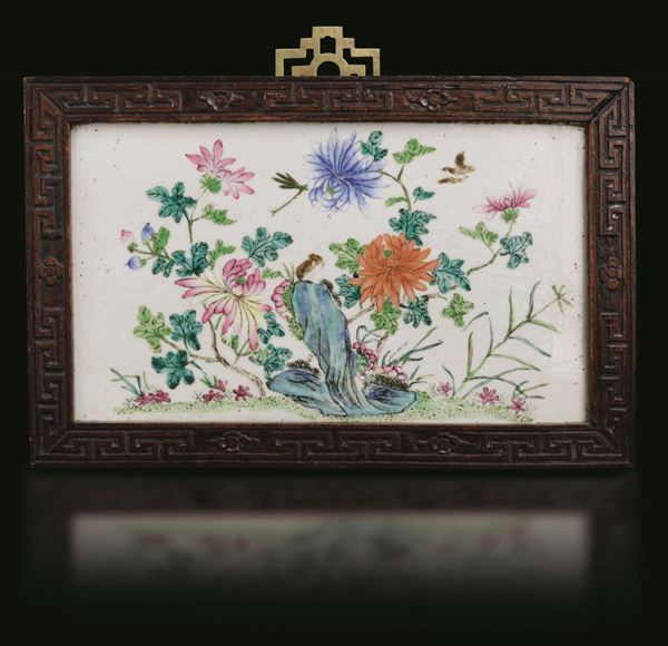 Placca in porcellana Famiglia Rosa con soggetto naturalistico, Cina, Dinastia Qing, epoca Tongzhi (1862-1874)