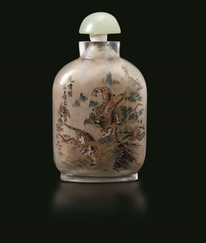 Snuff bottle in vetro finemente dipinto con tigri e iscrizione, Cina, Dinastia Qing, XIX secolo  - Asta Fine Chinese Works of Art - Cambi Casa d'Aste