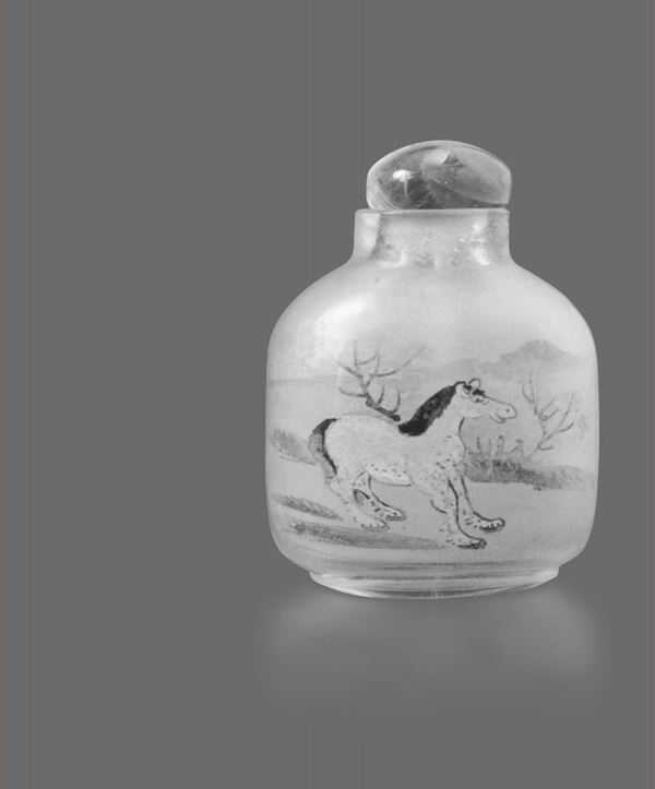 Snuff bottle in vetro dipinto con cavallino entro paesaggio, Cina, Repubblica, XX secolo