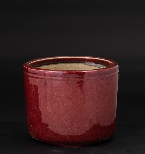 Brushpot in porcellana monocroma color sangue di bue, Cina, Dinastia Qing, XIX secolo