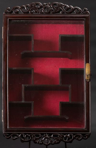 Vetrinetta in Legno per Snuff Bottles, Cina, XX Secolo