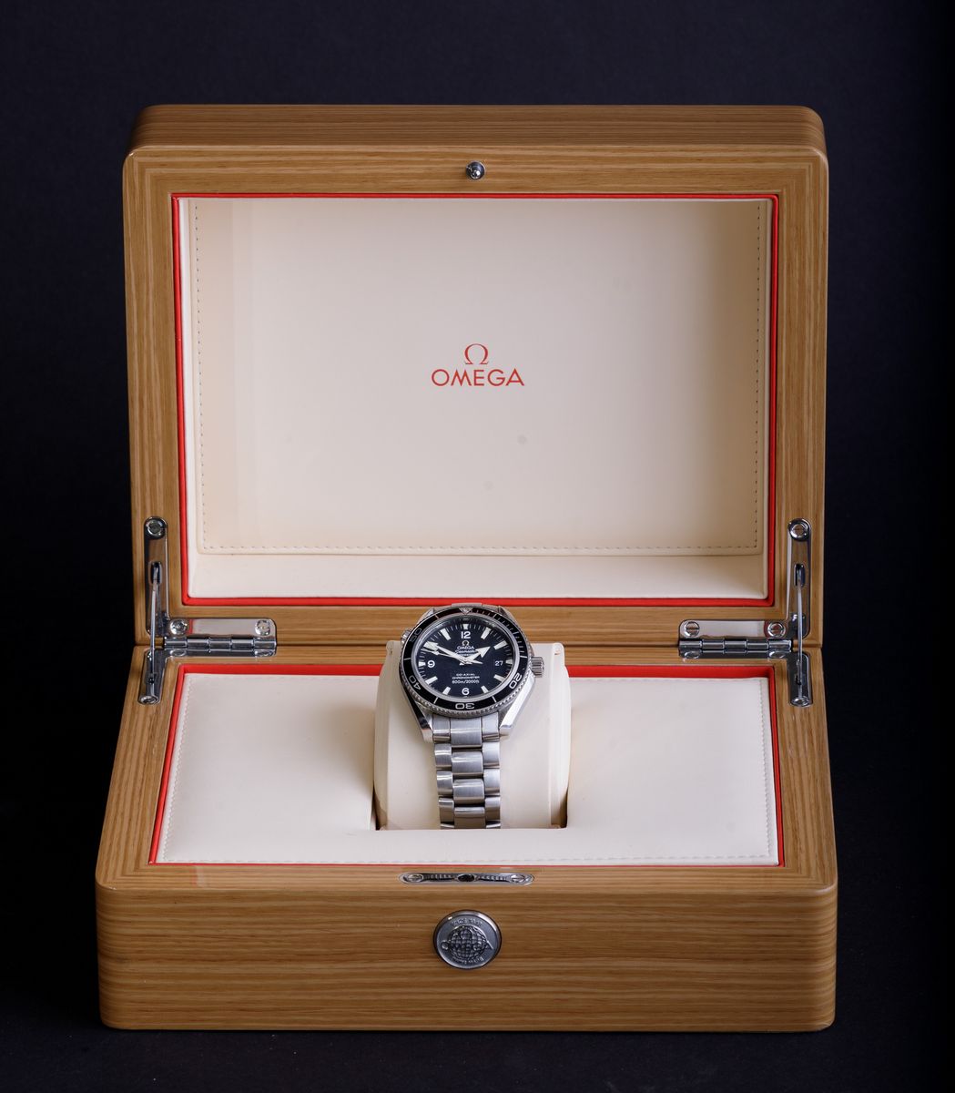 Omega - Seamaster Planet Ocean Co-axial Automatico in Acciaio con Scatola in Legno Originale