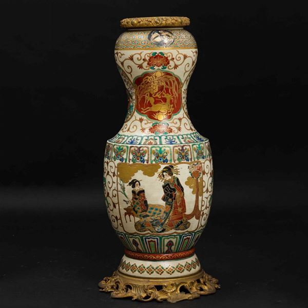 A large porcelain vase, Japan, Meiji period (1868-1912)
