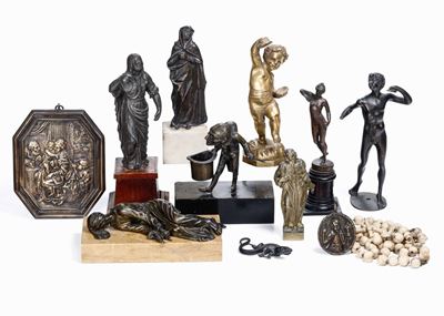 Insieme di 11 Sculture in Bronzo. Varie Epoche e Manifatture dal XVIII al XIX Secolo