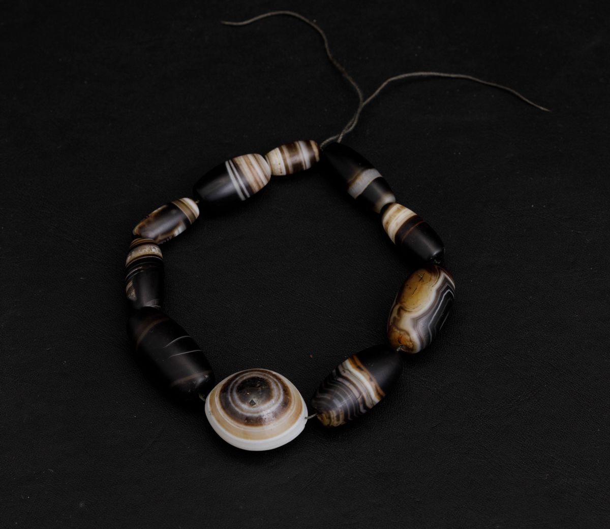 Collana con Perle in Agata, Tibet, XIX Secolo