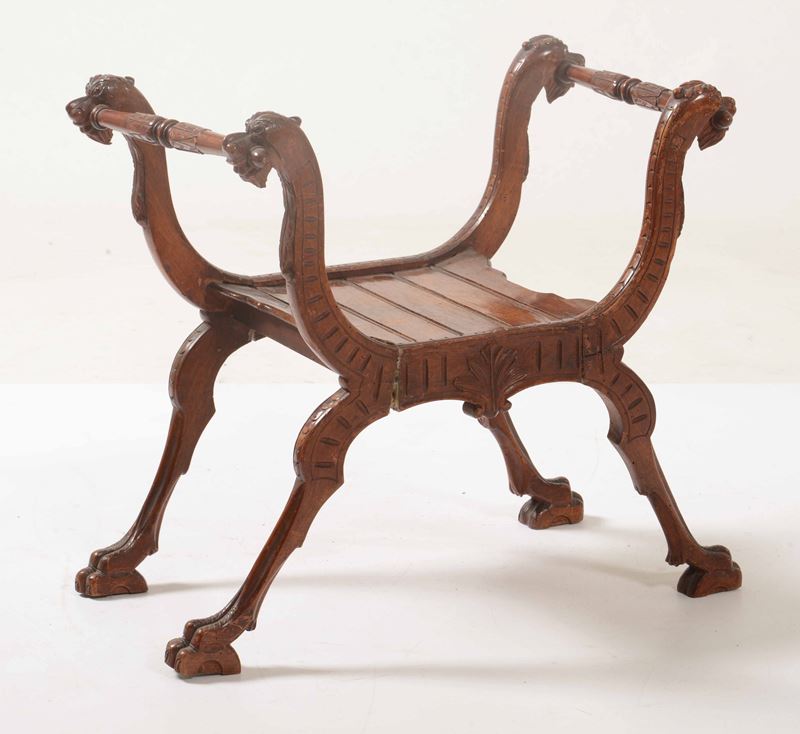 Piccola savonarola in stile  - Auction Antique - Cambi Casa d'Aste