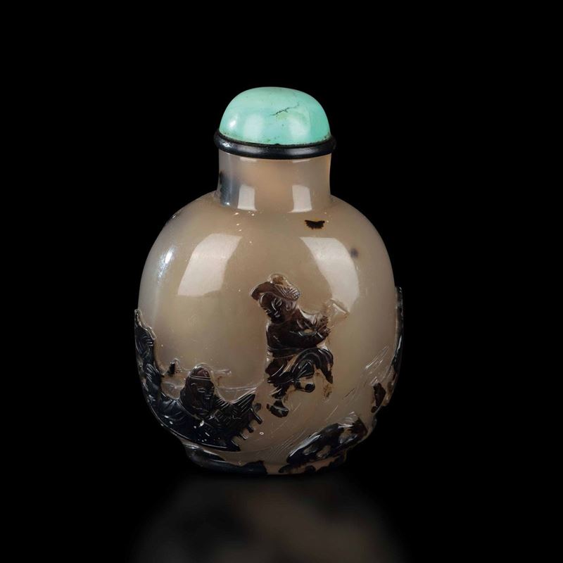 Snuff bottle in agata muschiata con scena di vita comune a rilievo, Cina, Dinastia Qing, XIX secolo  - Asta Fine Chinese Works of Art - Cambi Casa d'Aste