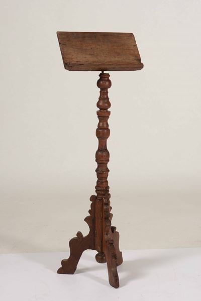 Leggio in Legno Intagliato, XVIII Secolo