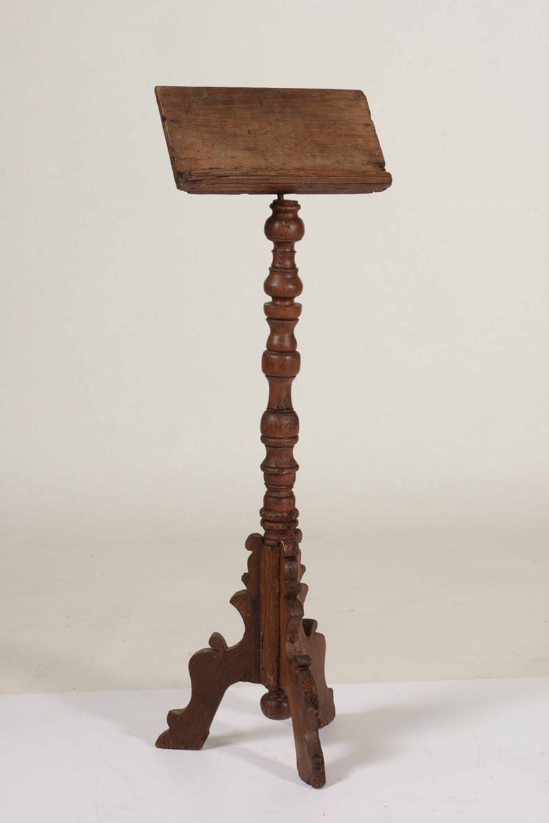Leggio in legno intagliato, XVIII secolo  - Auction Antiques | Time Auction - Cambi Casa d'Aste
