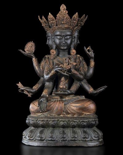 Grande Figura di Amitaya Seduta su Doppio Fiore di Loto in Bronzo Parzialmente Dorato, Tibet, XIX...