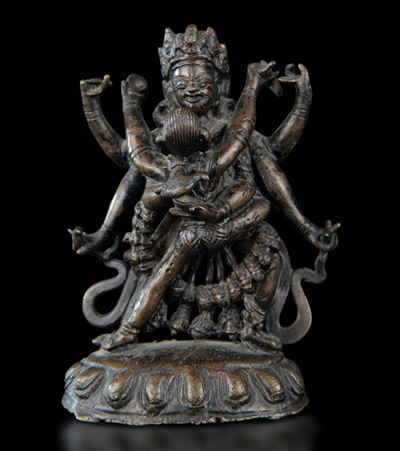 Figura di Hevayra in Bronzo Stante su Fiore di Loto, Nepal, XVI Secolo