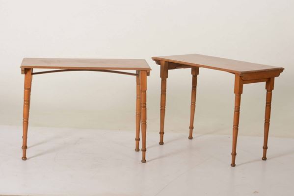 Coppia di tavolini pieghevoli, XX secolo