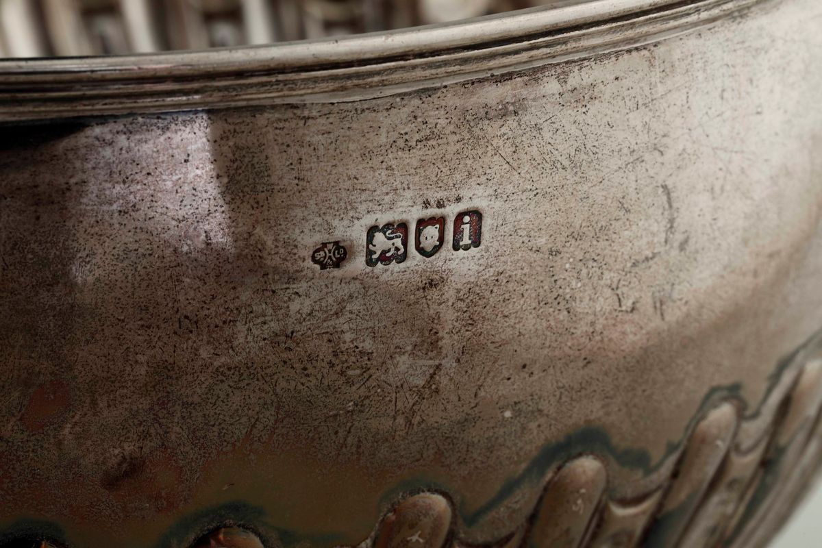 Bowl in Argento Sterling. Bolli della Città di Londra per L'anno 1904 e Dell'argentiere (non Iden...