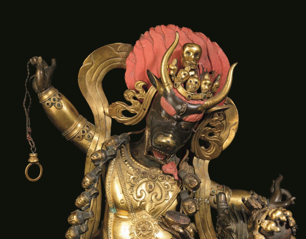 Rara e Grande Scultura in Bronzo Dorato con Tracce di Tempera Rossa (postuma) Raffigurante Yama L...