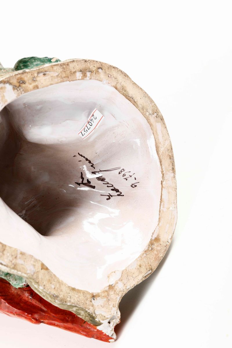 Grande Figura di Pappagallo Ara. Firenze, Manifattura Zaccagnini Modello di Fosco Martini, Metà A...