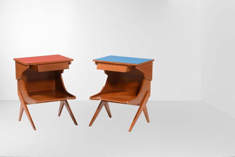 Due comodini con struttura in legno e legno laminato.  - Auction Design Lab - Cambi Casa d'Aste