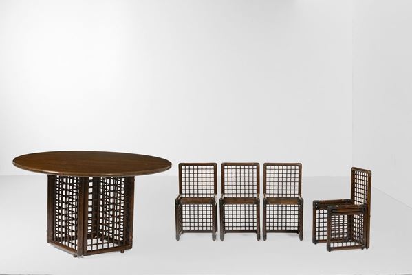 Set composto da un tavolo e quattro sedie con strutture in legno, bamboo e midollino.