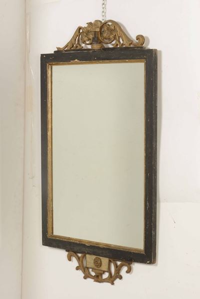 Coppia di Specchiere in Legno Intagliato, Dipinto e Dorato. XIX-XX Secolo