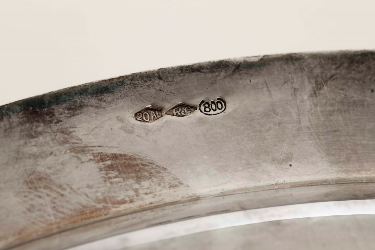 Portavivande in Argento Fuso e Cesellato. Argenteria Italiana Inizio del XX Secolo. Argentiere Ri...