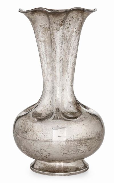 Vaso in Argento. Argenteria Milanese del XX Secolo. Argentiere Luigi Genazzi