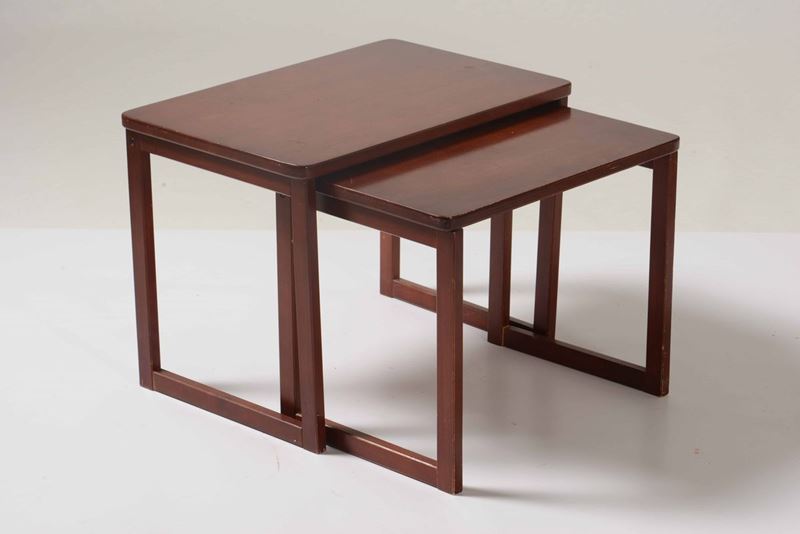 Due tavolini a nido in legno, XX secolo  - Asta Antiquariato Settembre | Cambi Time - Cambi Casa d'Aste