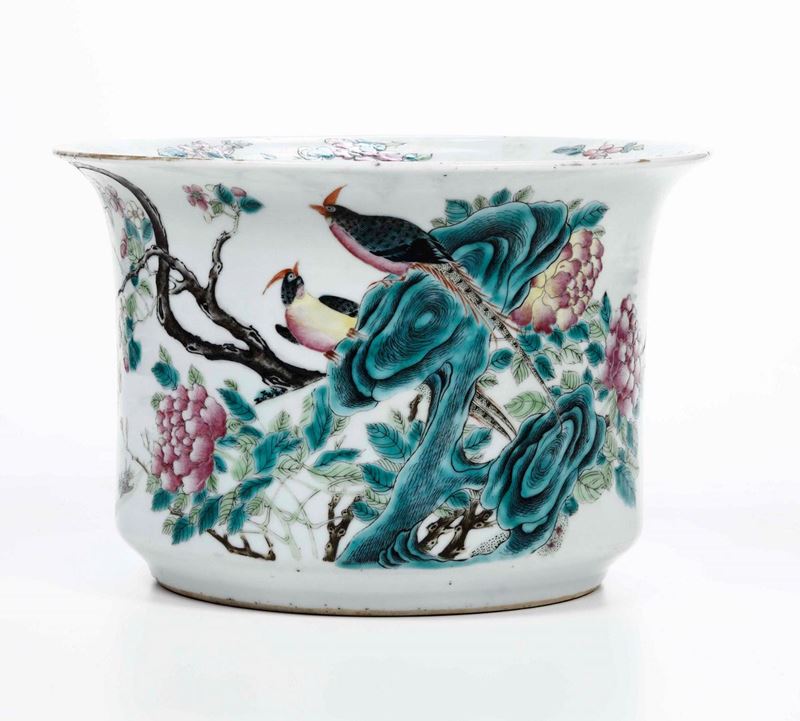 Vaso in porcellana, Cina XIX secolo  - Auction From a Genoese family | Cambi Time - I - Cambi Casa d'Aste