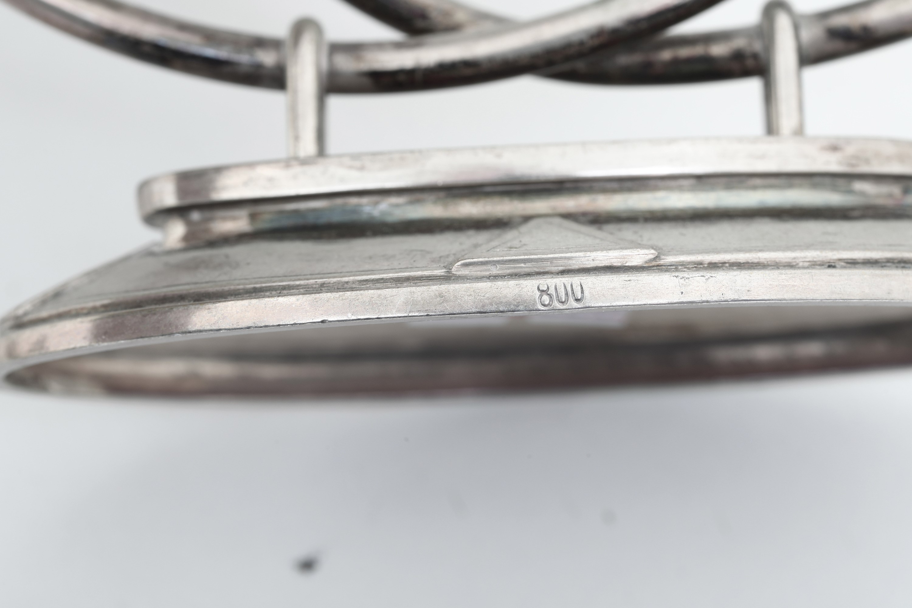 Lotto di vari oggetti in argento, manifatture del XX secolo, peso totale 900 grammi