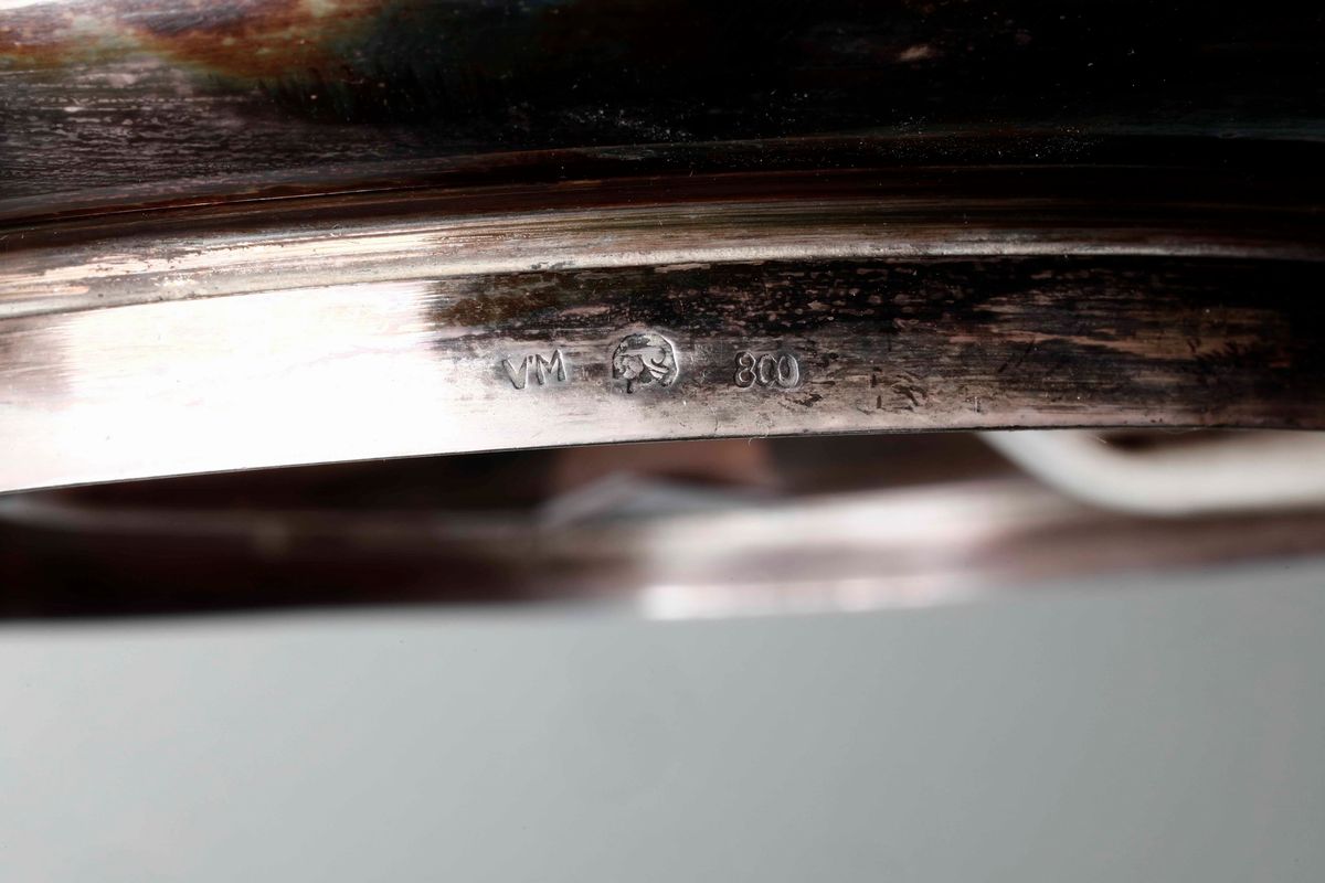 Lume in Argento e Bugia in Argento Sbalzato, XX Secolo