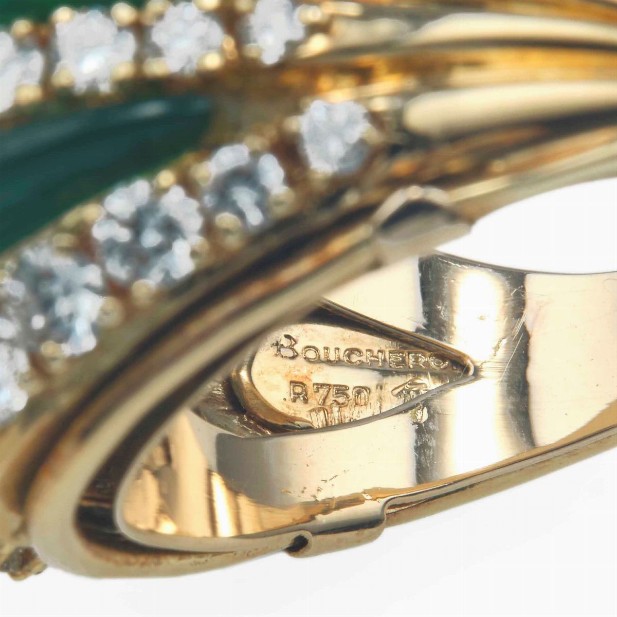 Boucheron. Anello da Mignolo in Agata e Diamanti
