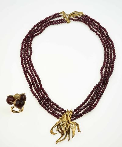 Collana ed Anello con Granati