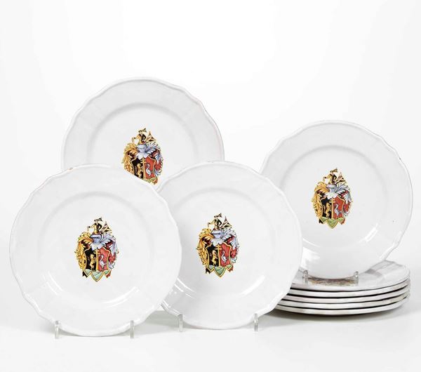 Nove piatti con stemma araldico Deruta, Manifattura G. Grazia & C., XX secolo