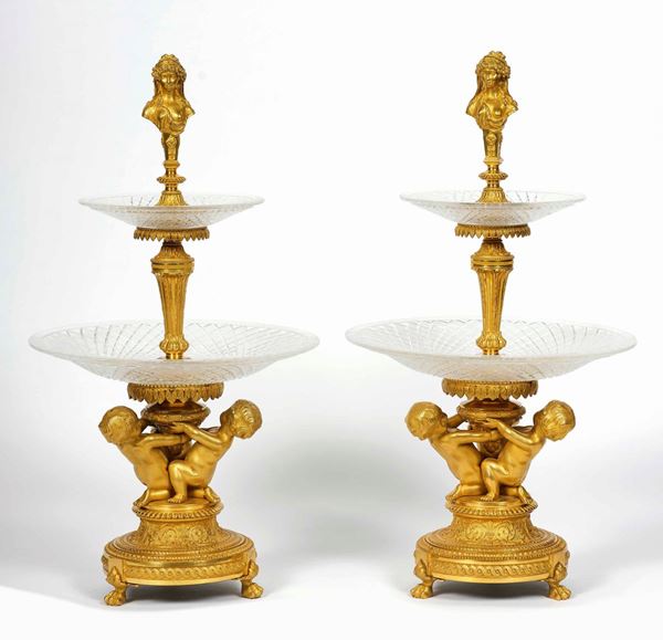 Coppia di alzate per frutta in bronzo dorato e cristalli. XIX secolo