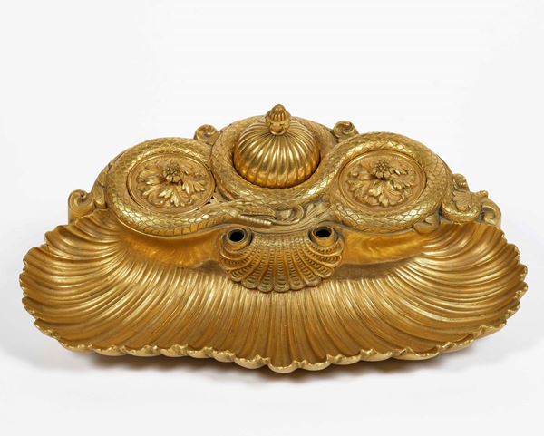 Calamaio in bronzo e metallo dorato e cesellato. Arte del XIX secolo