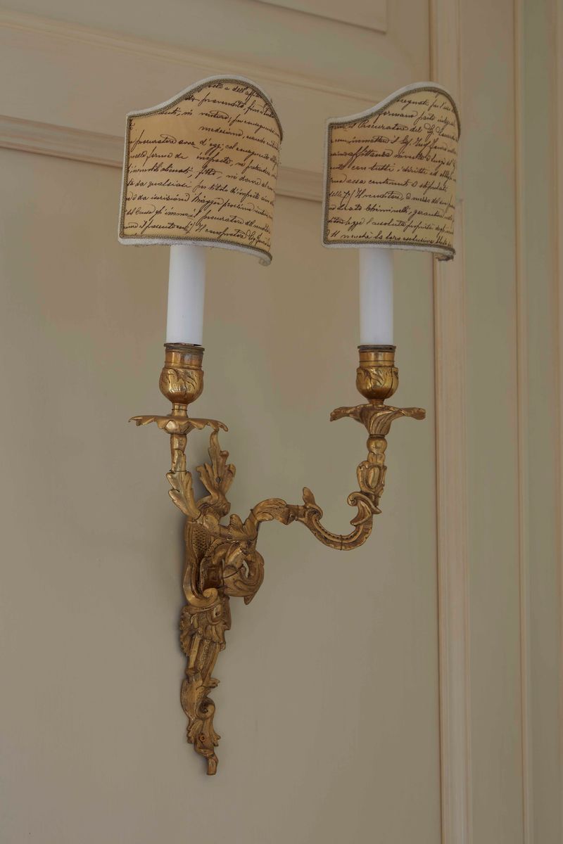 Due Coppie di Appliques in Bronzo Dorato a Fuoco e Cesellato. Francia, XX Secolo
