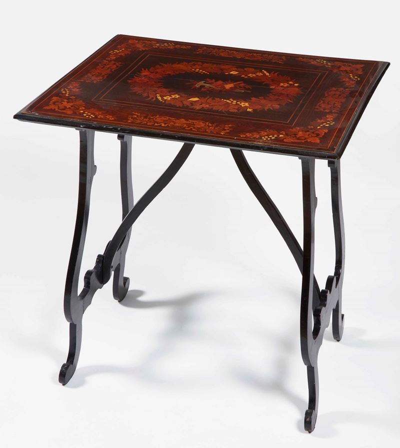 Tavolo in legno con sostegni a lira ebanizzati. Firenze, XIX secolo  - Auction Palazzo Loschi Zileri dal Verme - Cambi Casa d'Aste