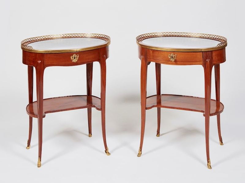 Coppia di tavolini in legno lastronato. Francia XVIII secolo  - Auction Palazzo Loschi Zileri dal Verme - Cambi Casa d'Aste