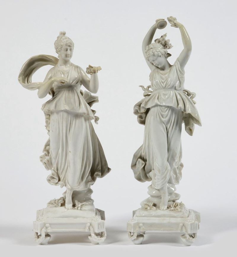 Coppia di figurine Manifattura napoletana o della Turingia, verso la metà del XX secolo  - Asta Palazzo Loschi Zileri dal Verme - Cambi Casa d'Aste