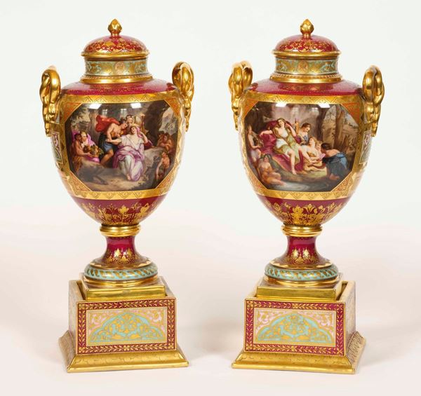 Coppia di vasi da centro Boemia, metà del XIX secolo