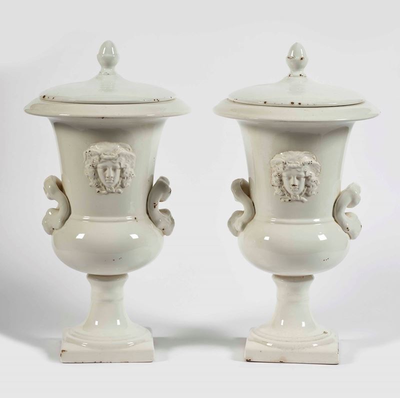 Coppia di vasi Este, Fabbrica Capuani, XX secolo  - Auction Palazzo Loschi Zileri dal Verme - Cambi Casa d'Aste
