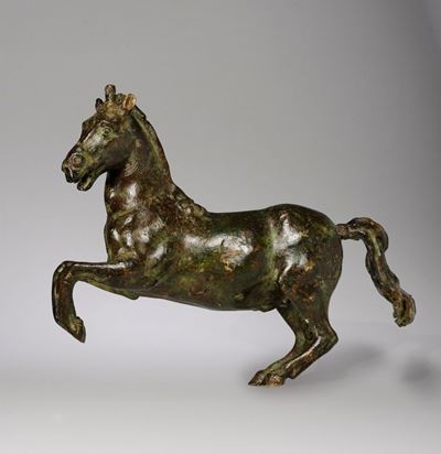 Cavallo in Corvetta. Bronzo Fuso, Cesellato e Patinato. Fonditore Rinascimentale Toscano, XVI Sec...