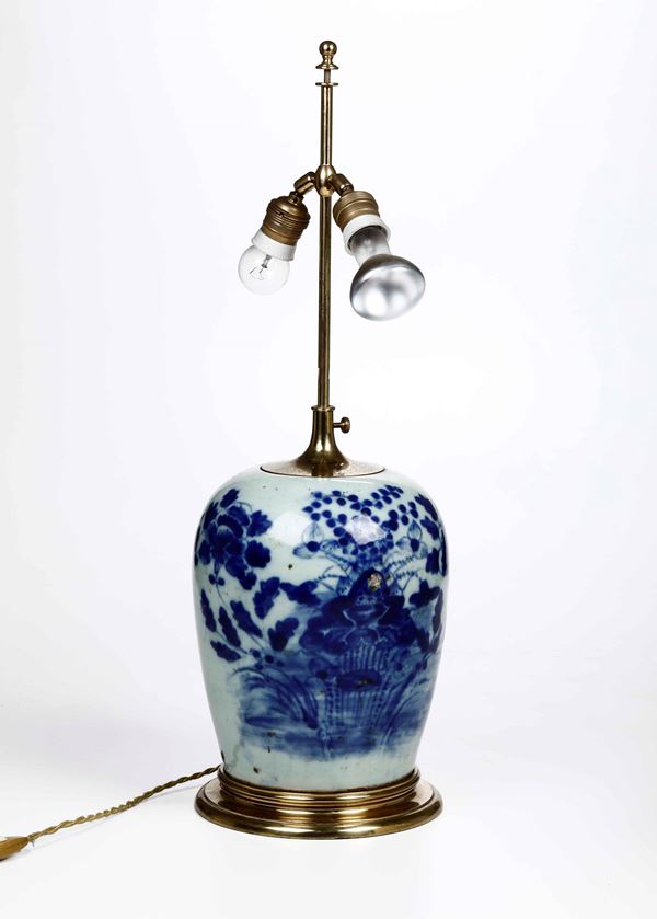 Potiche in porcellana bianca e blu a soggetto naturalistico, Cina, Dinastia Qing, XVIII secolo