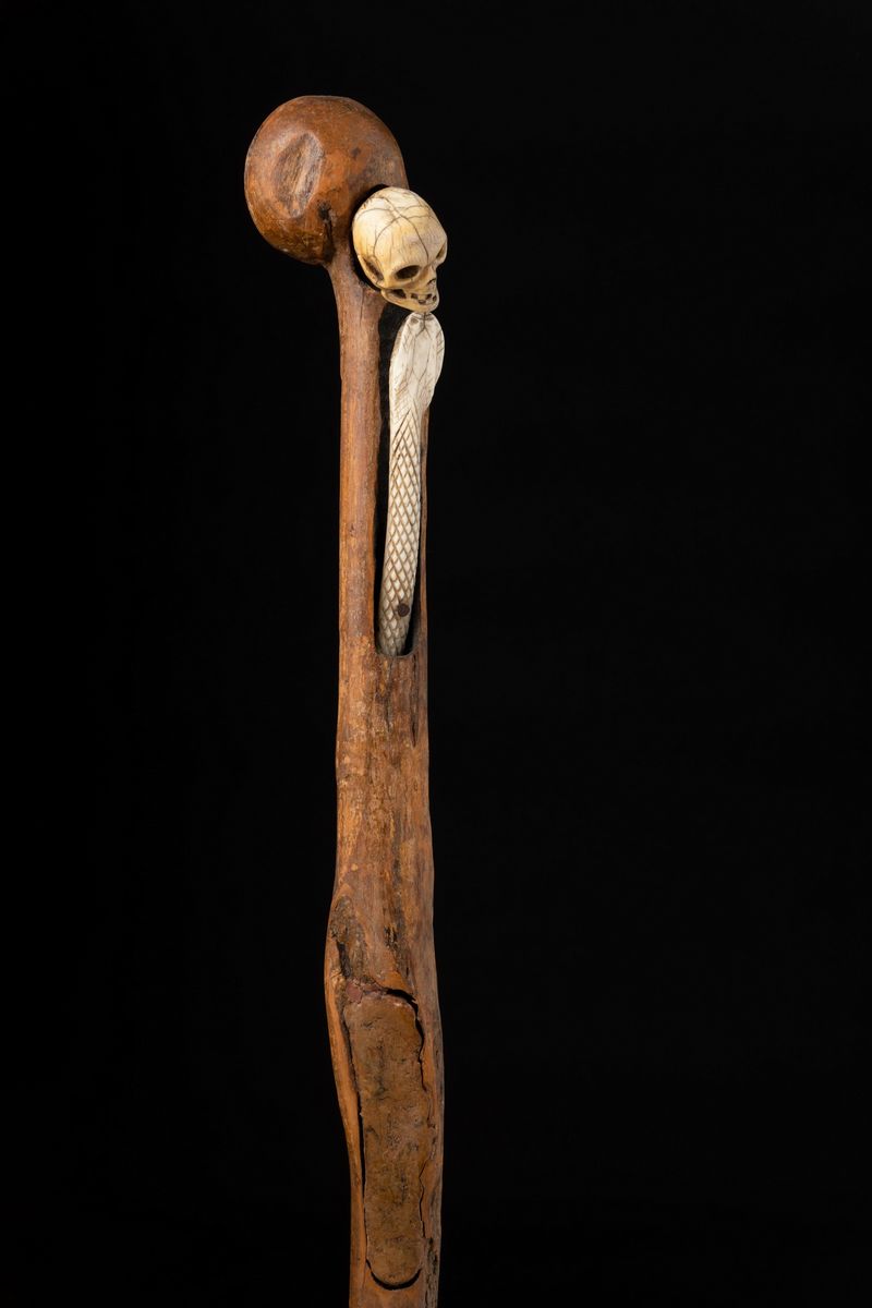 Bastone Monossile in Legno e Avorio. Fine XIX Secolo