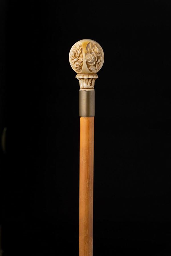 Bastone con impugnatura intagliata. Fine XIX secolo