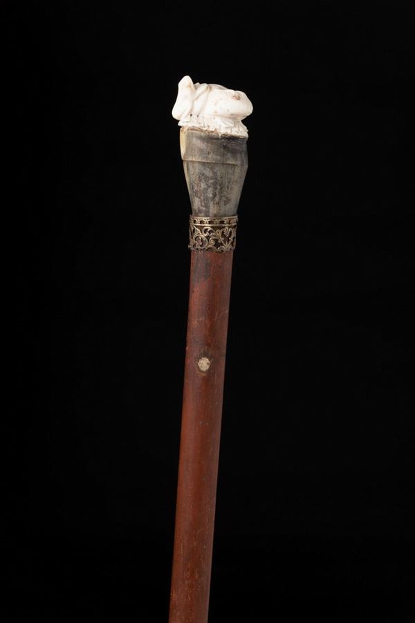 Bastone con impugnatura in corno e avorio. Fine XIX secolo