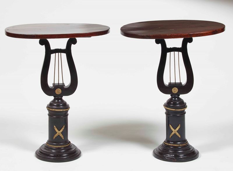 Coppia di tavolini in noce ebanizzato. XX secolo  - Auction Palazzo Loschi Zileri dal Verme - Cambi Casa d'Aste