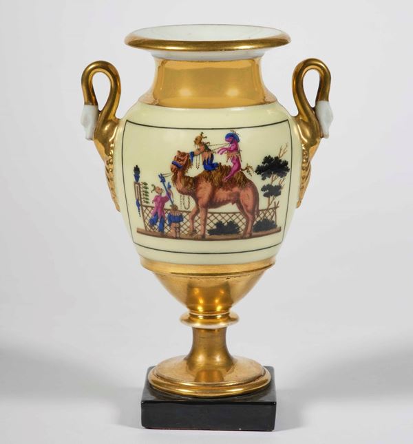 Piccolo vaso Parigi, probabilmente Manifattura Dagoty, primo terzo del XIX secolo
