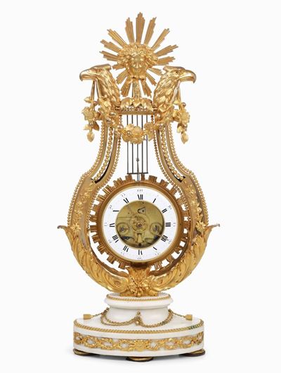 Pendola da Tavolo a Lira in Bronzo Dorato e Marmo Bianco, Francia XVIII-XIX Secolo