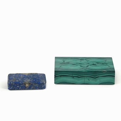 Scatola in Malachite e Scatola in Argento e Smalto Finto Lapislazzulo. Differenti Manifatture del...